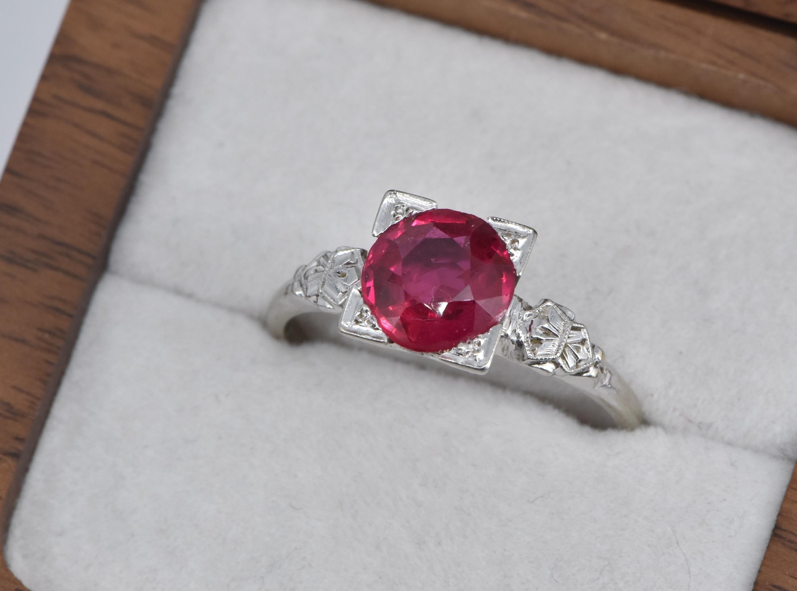 18K Art Deco Synthetic Ruby Ornate Engagement White Gold Ring, Size 9.75