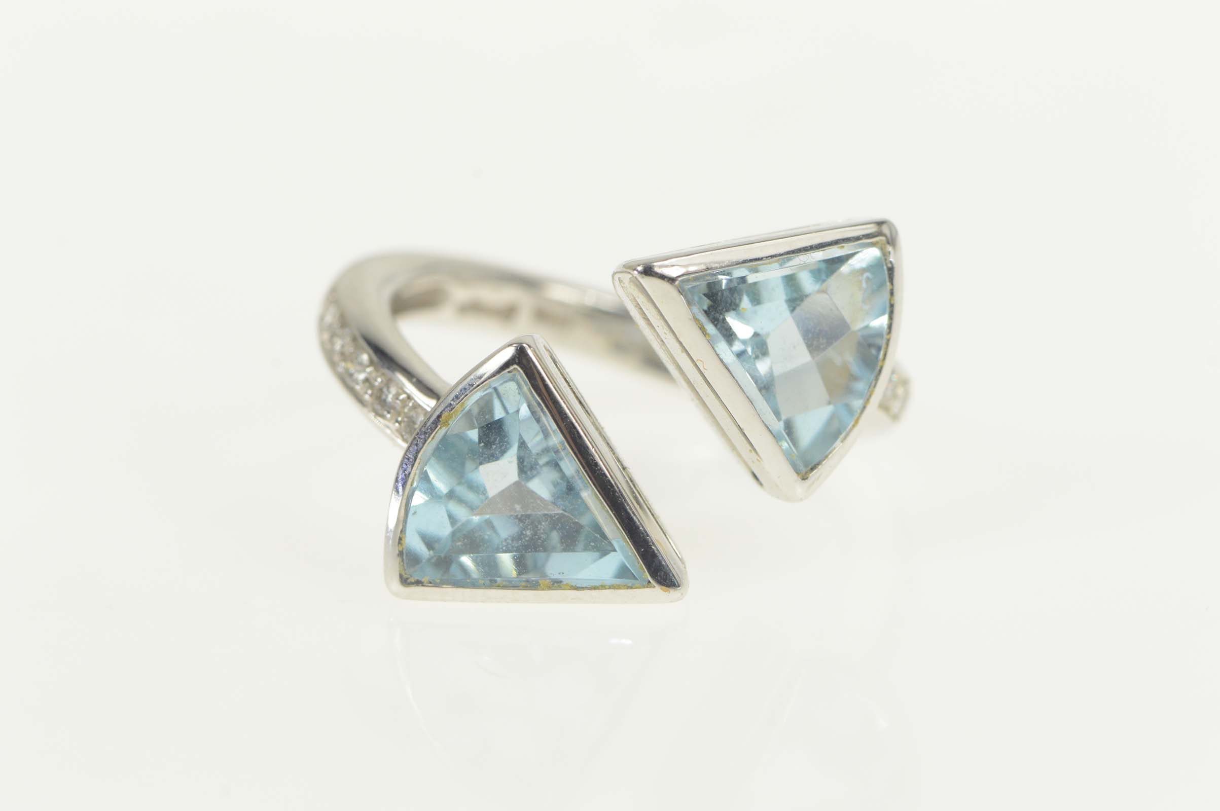 18K Blue Topaz Diamond Arrow Wrap Bypass White Gold Ring, Size 6.5