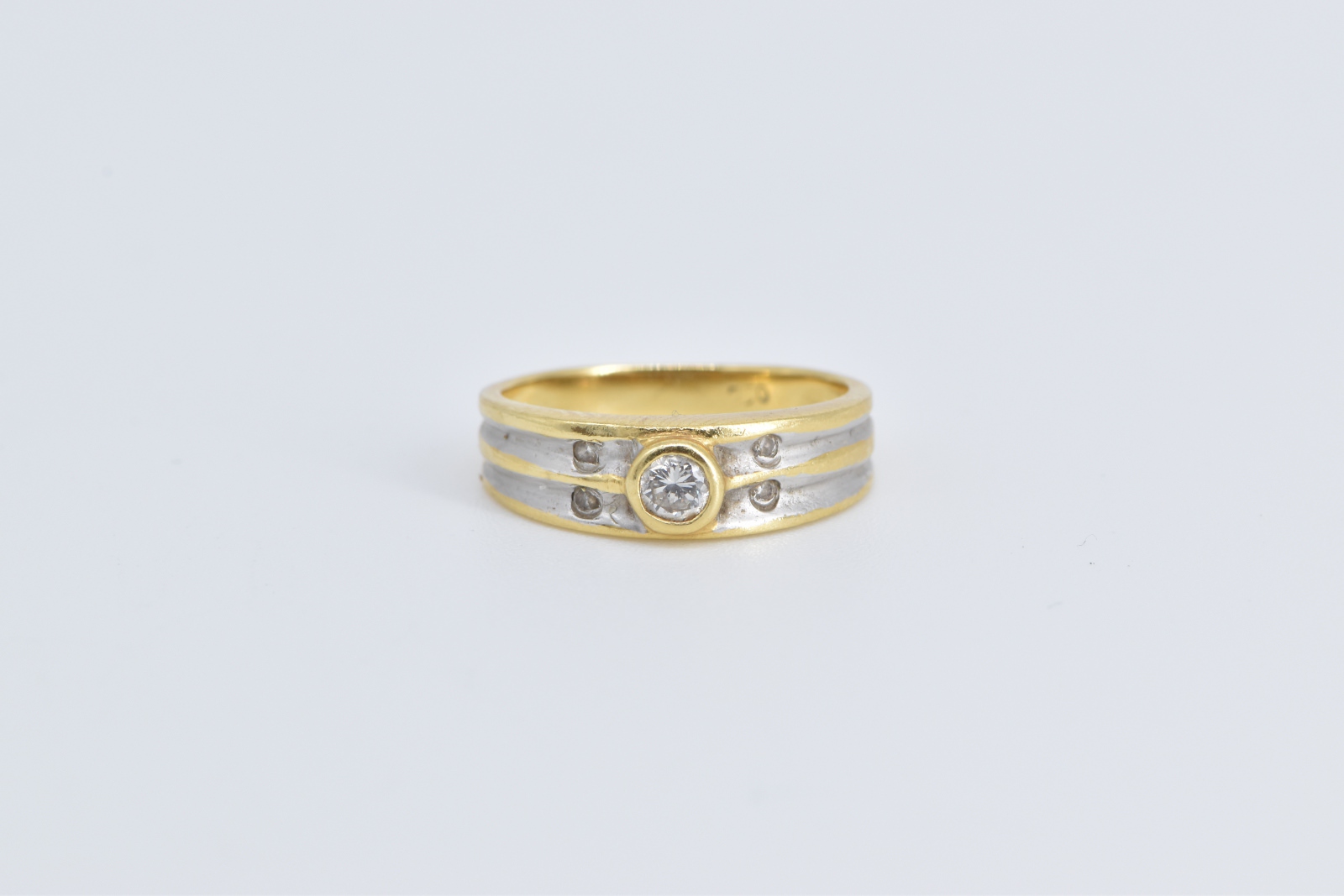 18K Natural Diamond Two Tone Classic Fashion Yellow Gold Ring, Size 3.5