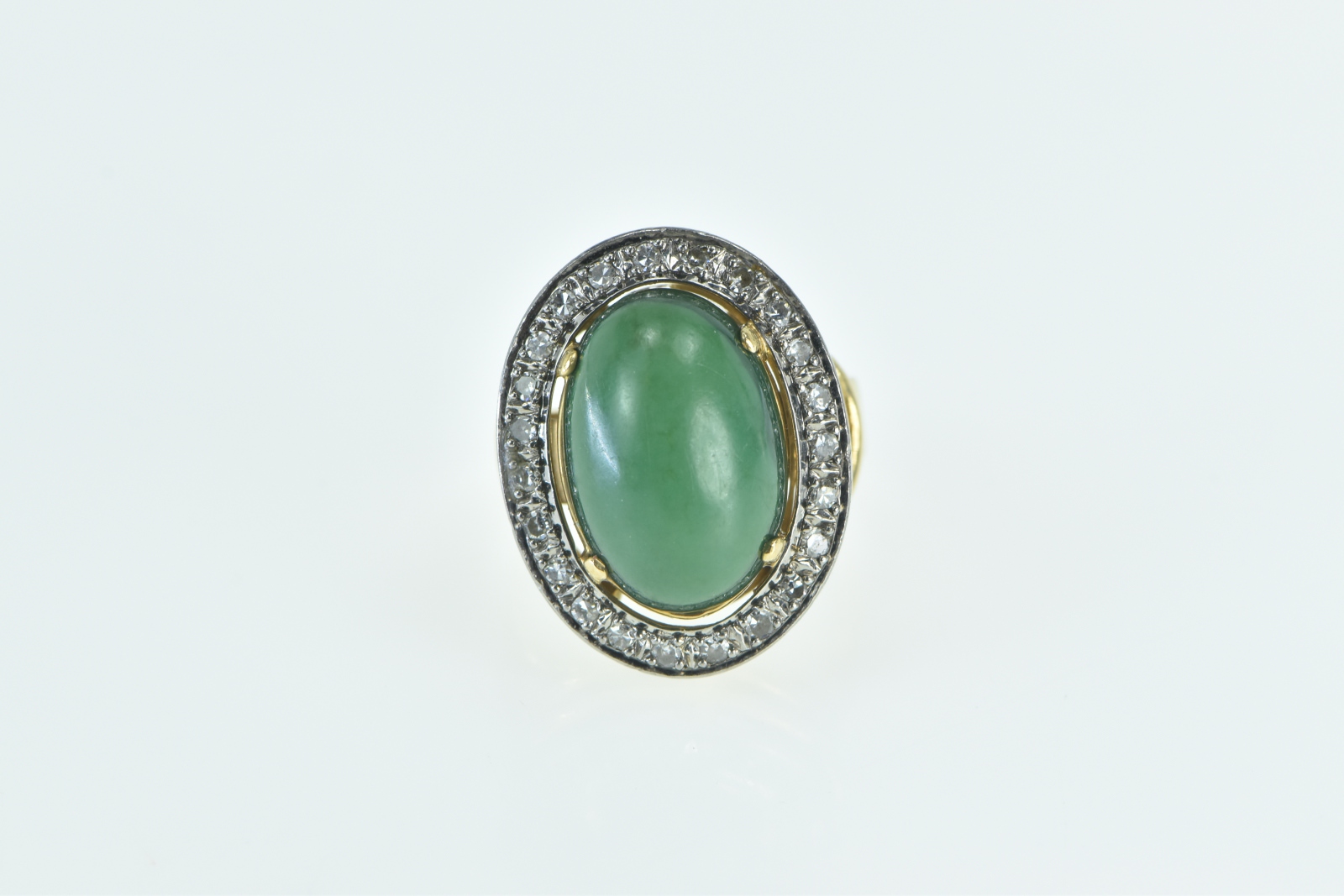 18K Oval Aventurine Halo 0.46 Ctw Diamond Yellow Gold Ring, Size 6.5
