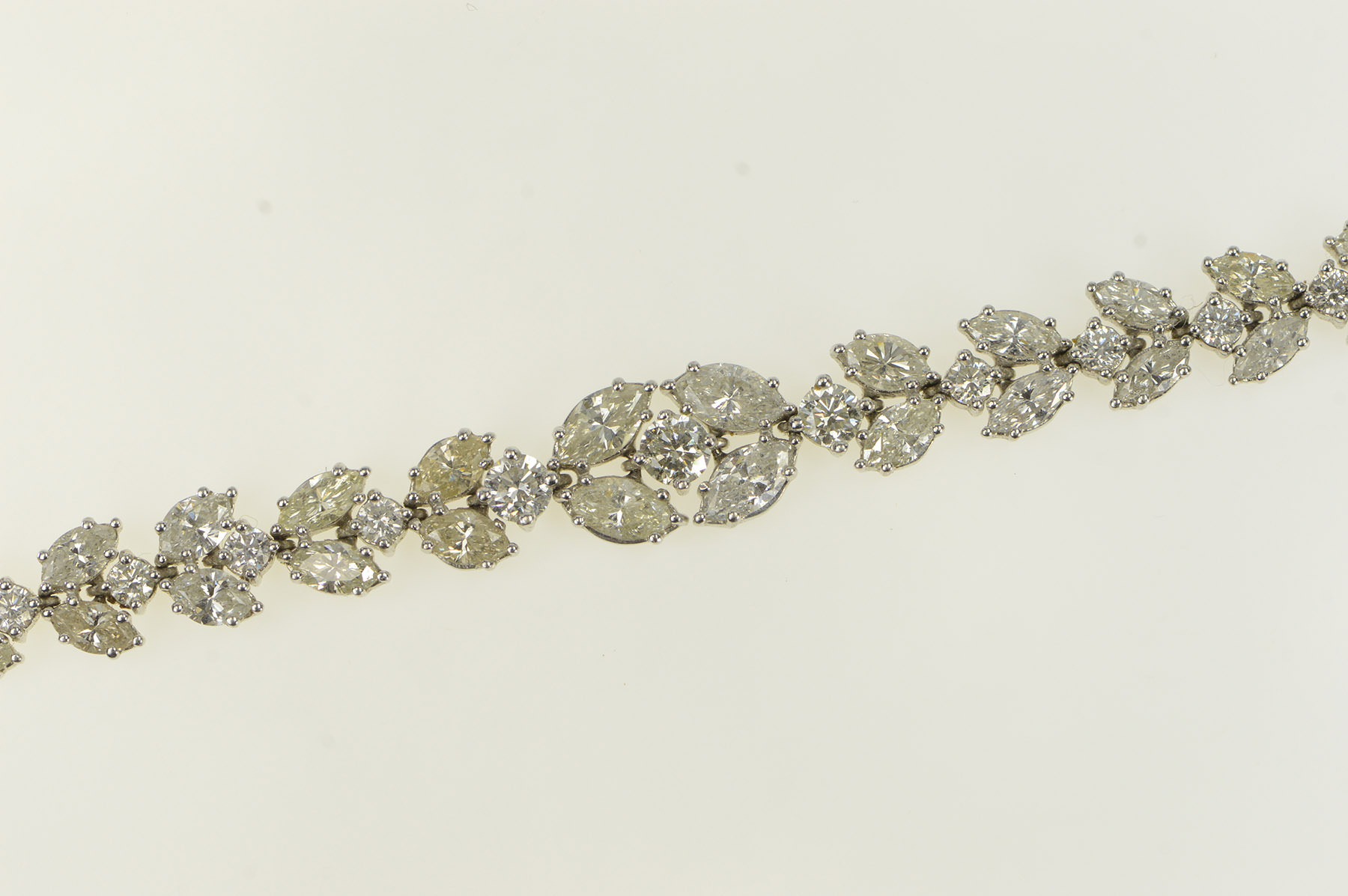 18K Over 14 Ctw Marquise Graduated Diamond White Gold Bracelet 7"