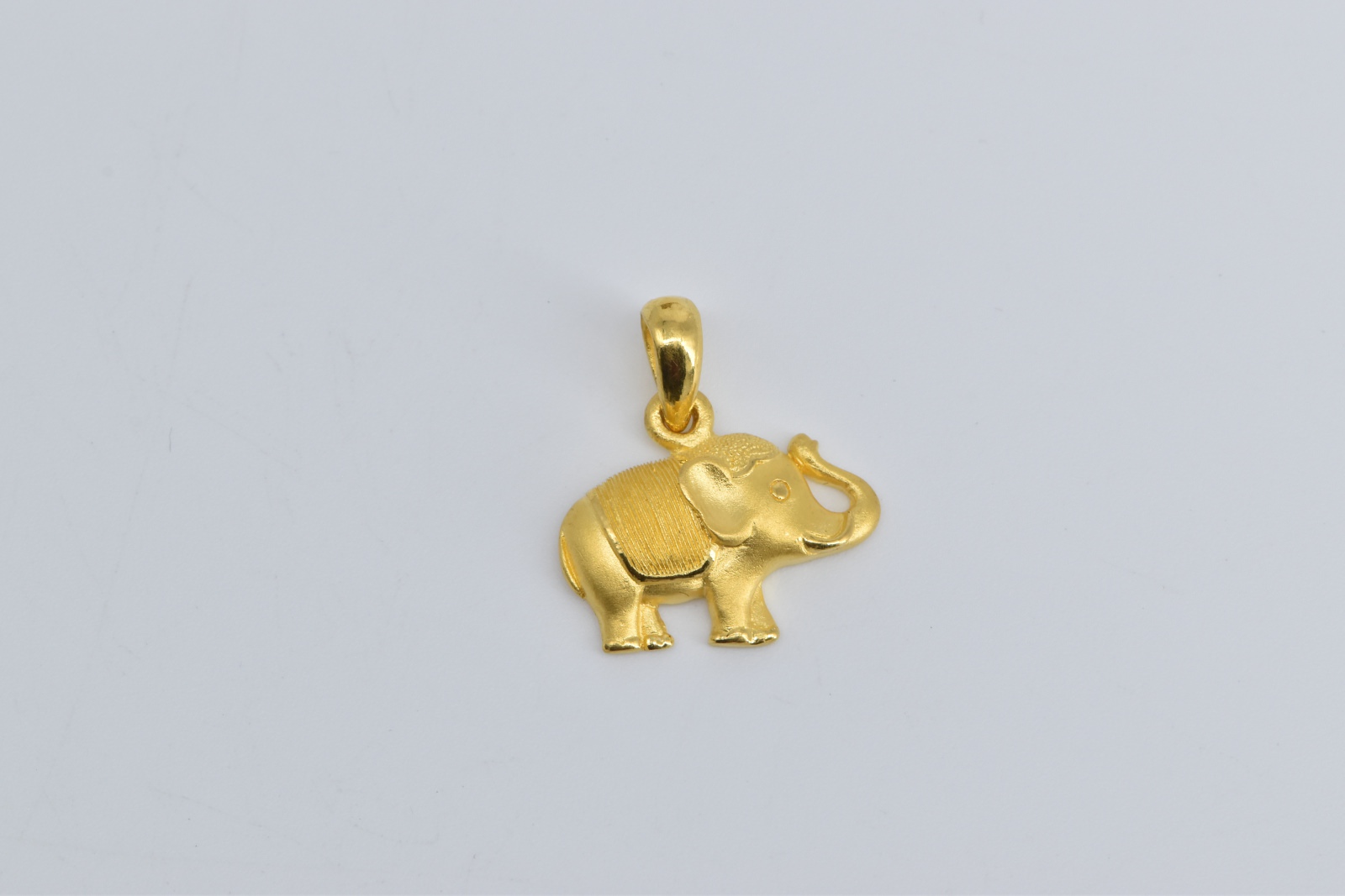 22K Elephant Ornate Saddle Indian Animal Yellow Gold Pendant