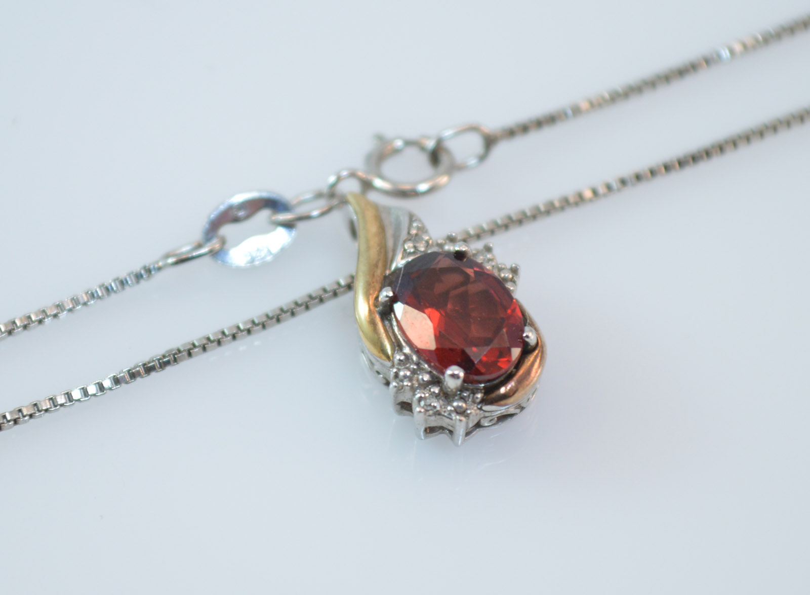 Red Stone Pendant Necklace 
