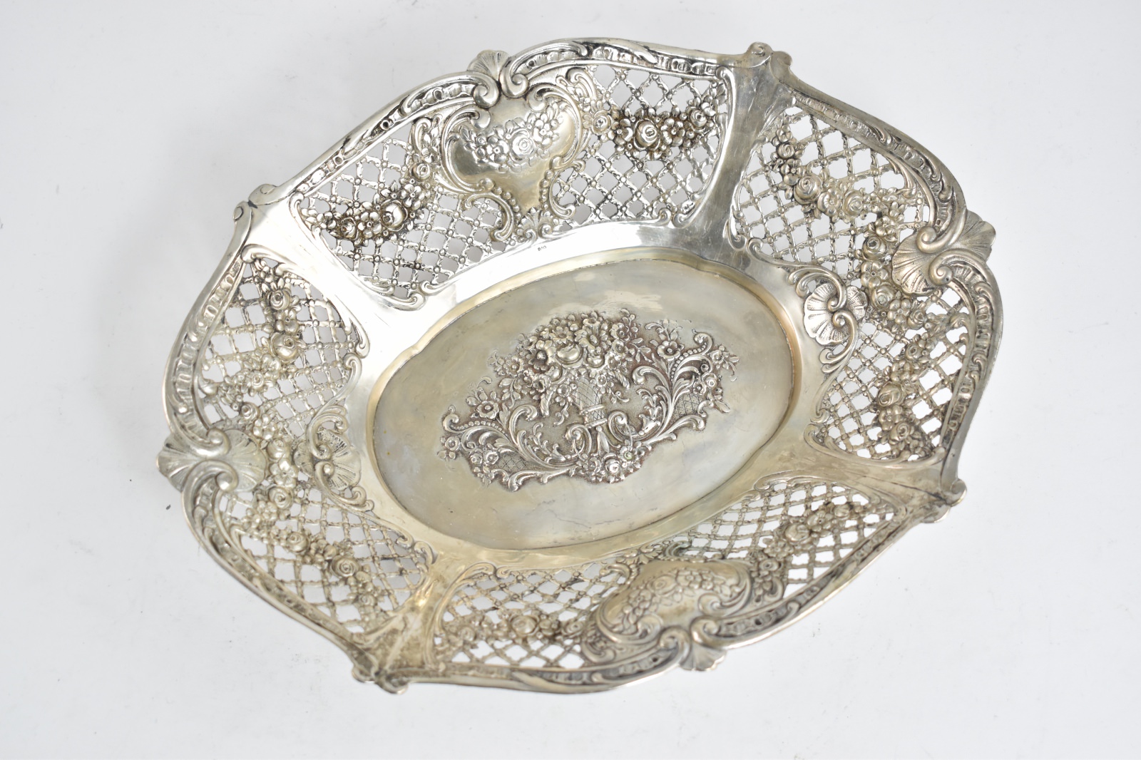 800 Silver Elaborate Repousse Decorative Filigree Fruit Bowl