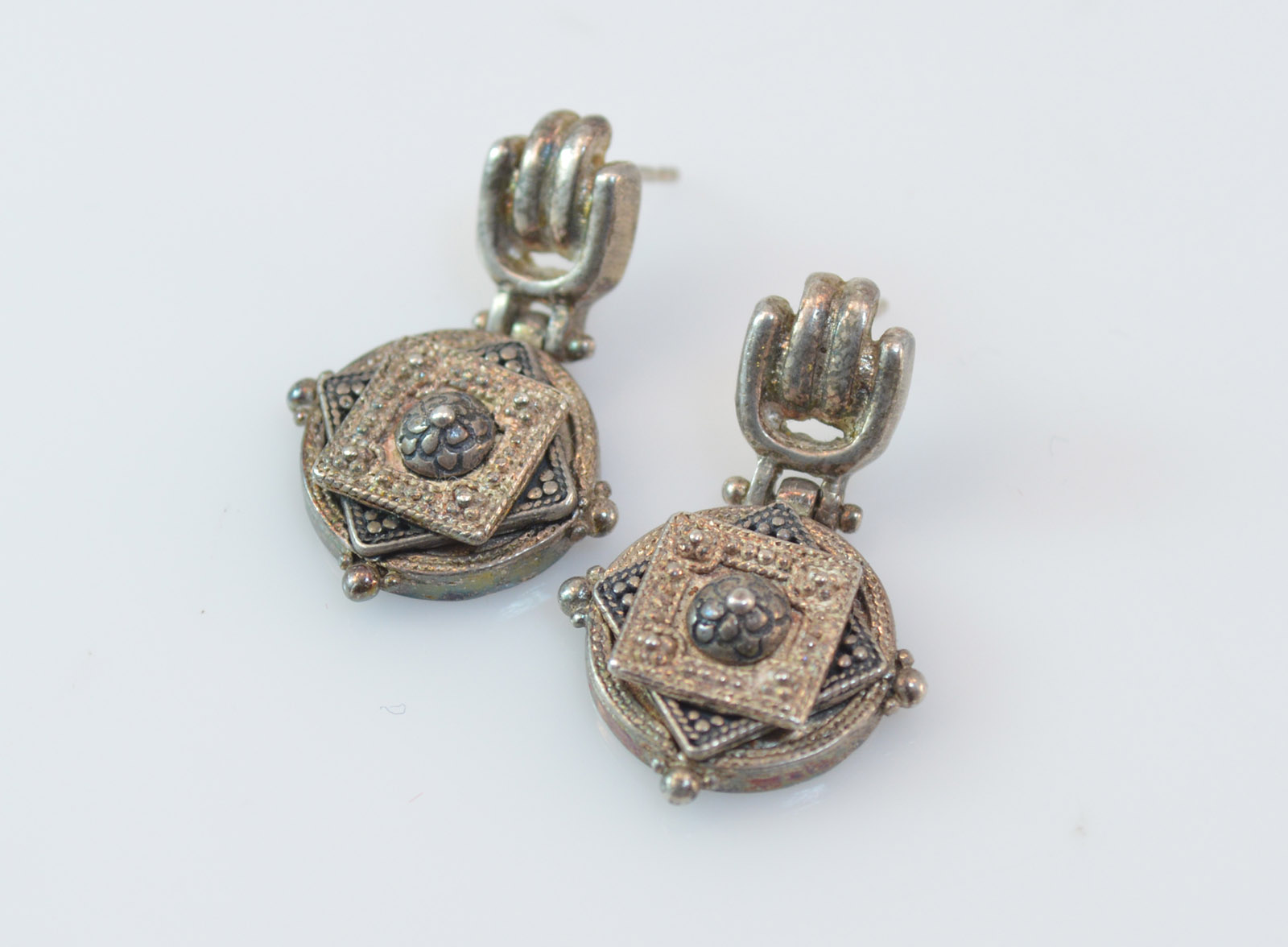 8.9g Solid Silver Anatoli Vintage Style Ornate Hinged Post Sterling