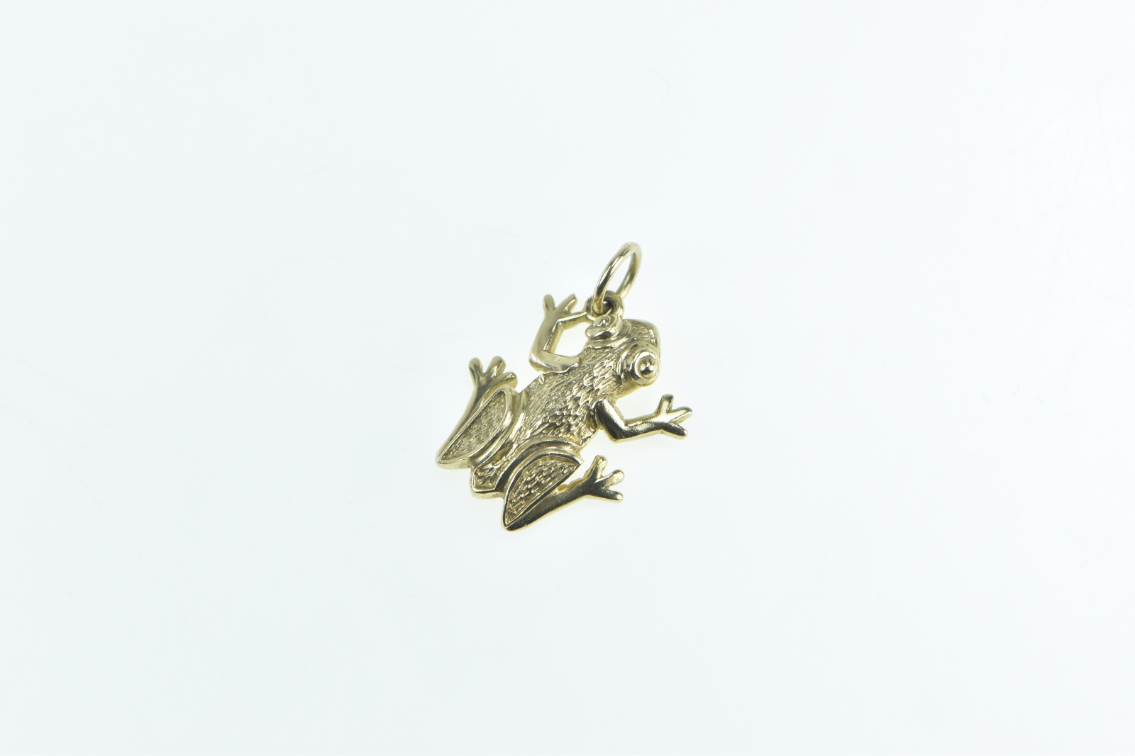 9K Frog Stylized Tropical Rainforest Animal Yellow Gold Charm/Pendant
