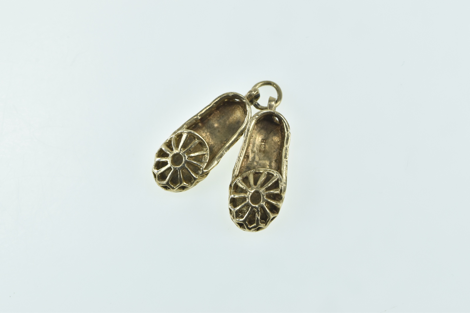 9K Ornate Filigree Crochet Slipper Shoe Yellow Gold Charm/Pendant