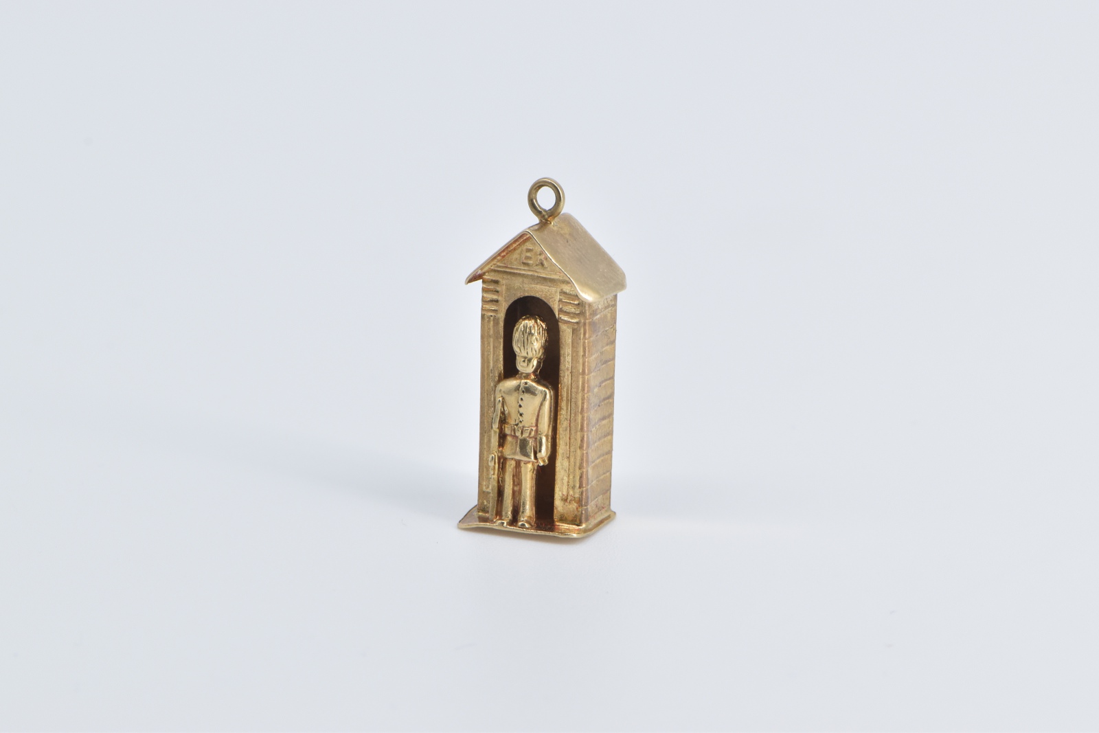 9K Royal Kings Queens Guard 3D Articulated Stand Yellow Gold Charm/Pendant