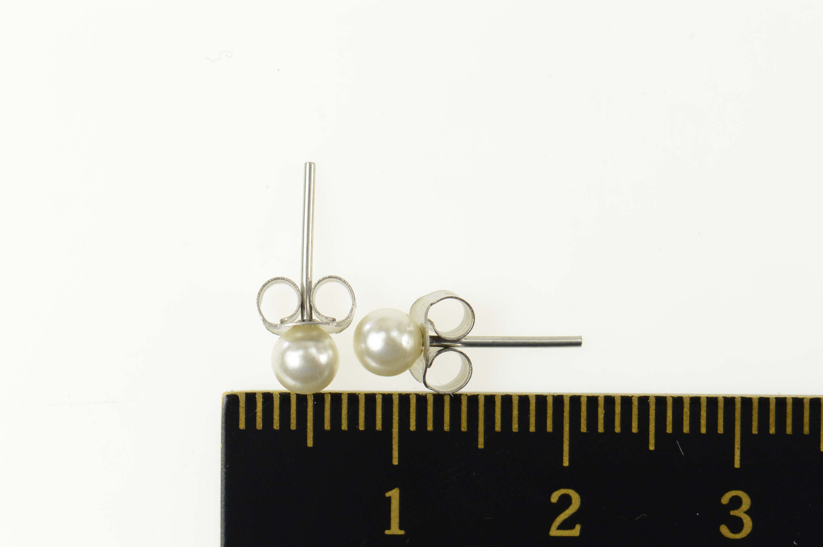Base Metal Pearl Classic Simple Plain Stud Earrings | Property Room