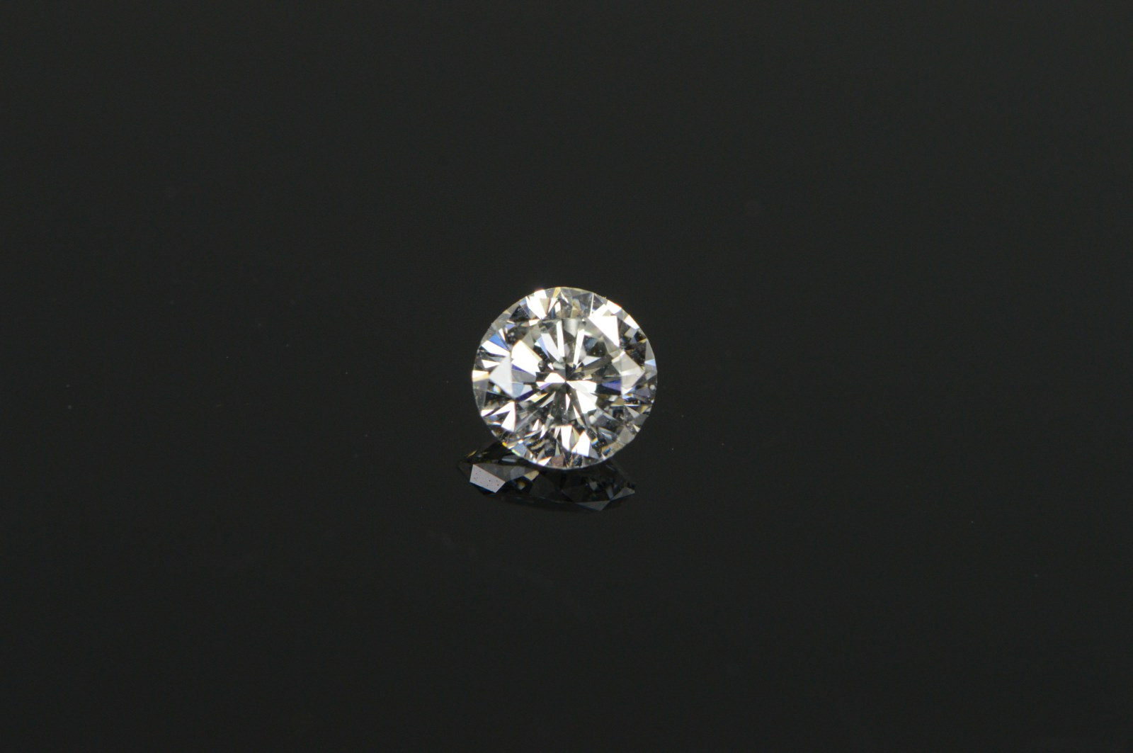 GIA 0.43 Ct Round Brilliant Cut F Color VVS2 Clarity Diamond