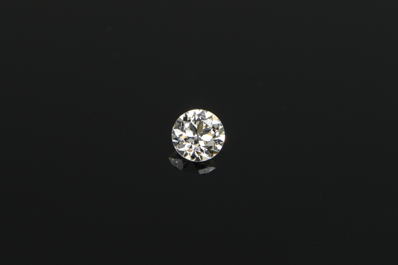 GIA 0.45 Ct Round Brilliant Cut G Color VS1 Clarity Diamond