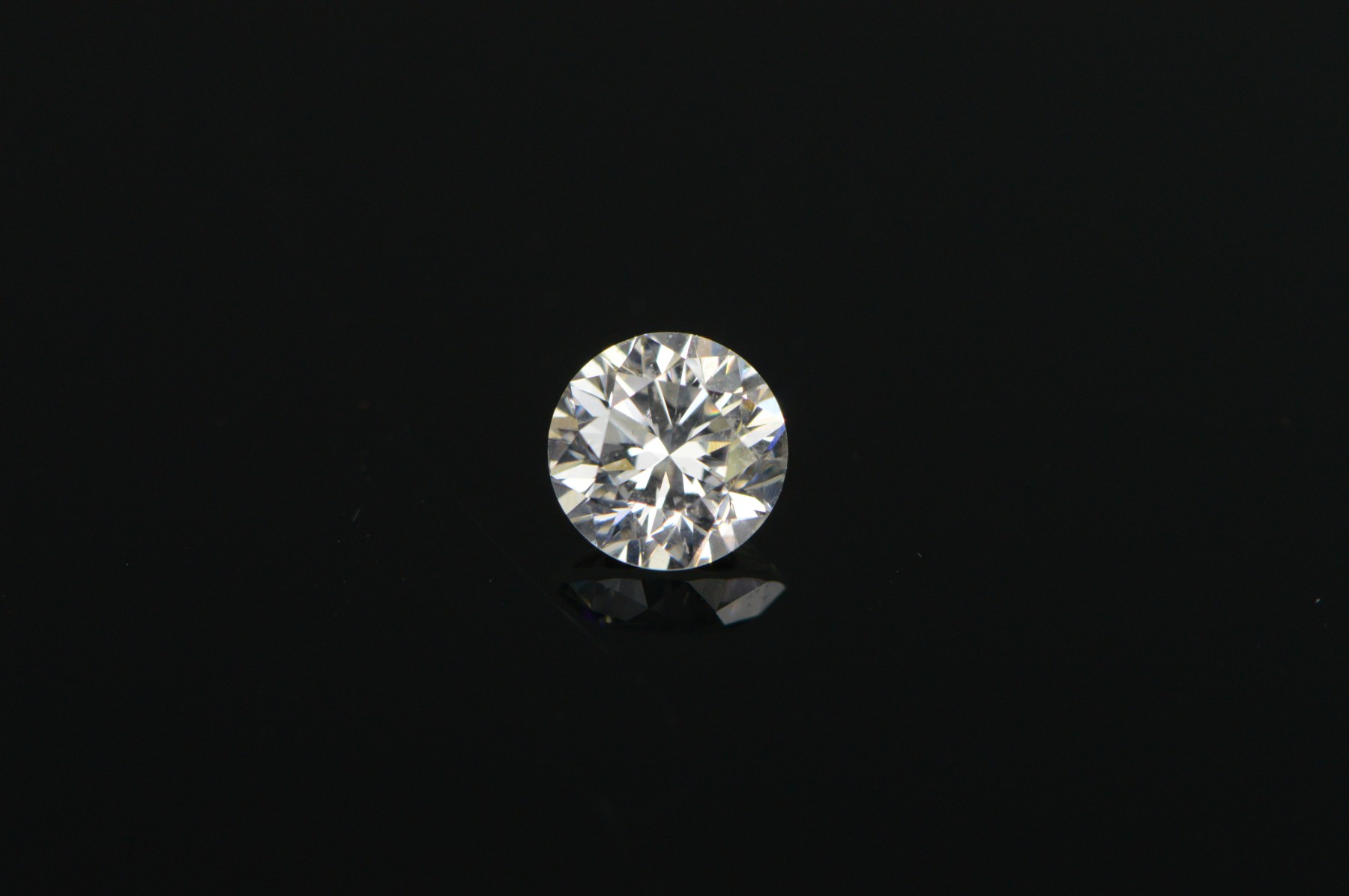 GIA 0.48 Ct Round Brilliant Cut F Color SI1 Clarity Diamond