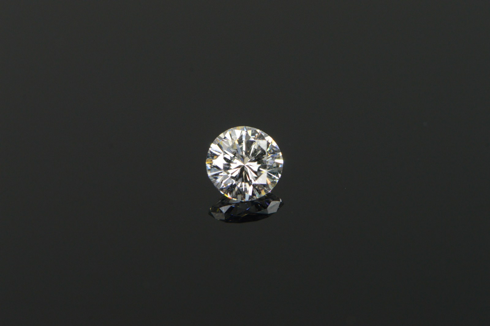 GIA 0.49 Ct Round Brilliant Cut D Color VS1 Clarity Diamond