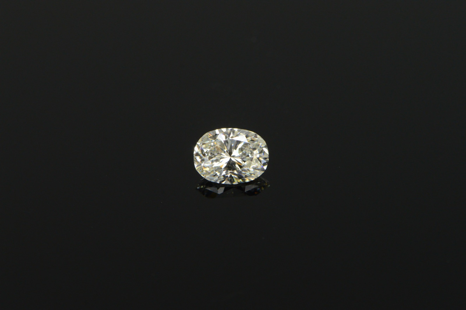 GIA 0.80 Ct Oval Cut J Color SI2 Clarity Diamond