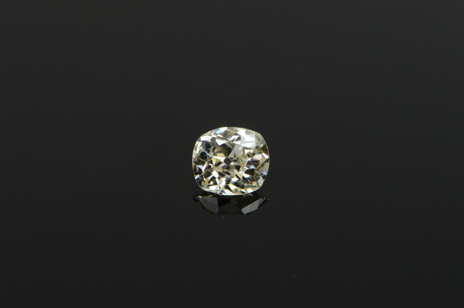 GIA 1.14 Ct Old Mine Cut L Color VS1 Clarity Diamond