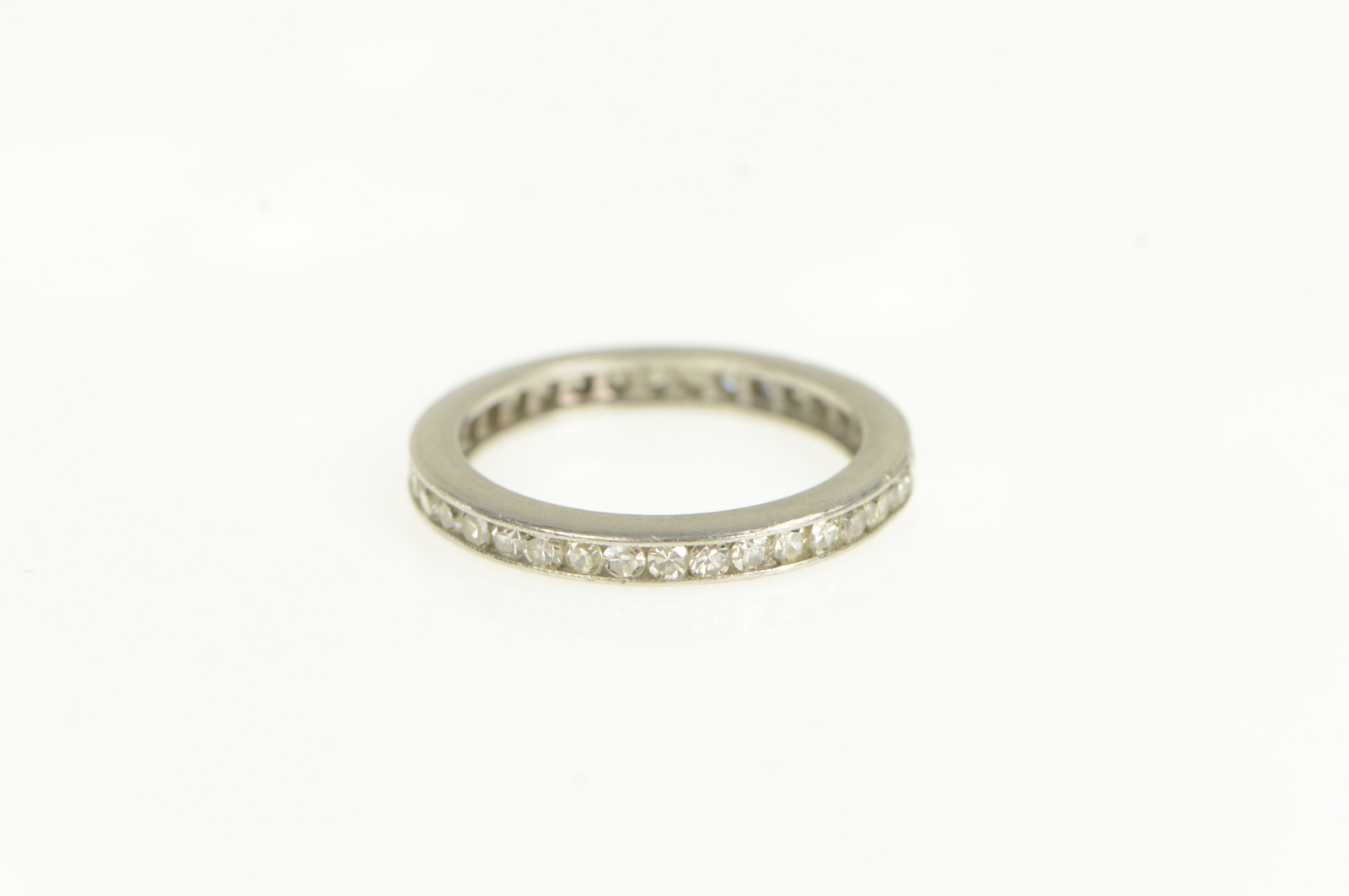 Platinum 0.75 Ctw Diamond Eternity Wedding Band Ring, Size 5.5