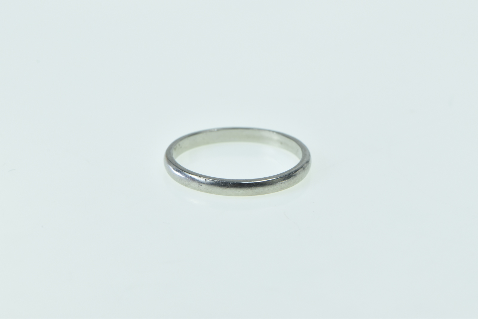 Platinum 2.1mm Vintage Classic Wedding Band Ring, Size 5.75