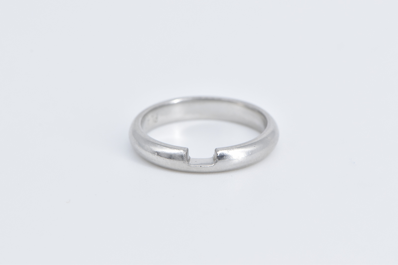 Platinum 3.2mm Rounded Notched Wedding Band Ring, Size 5.25