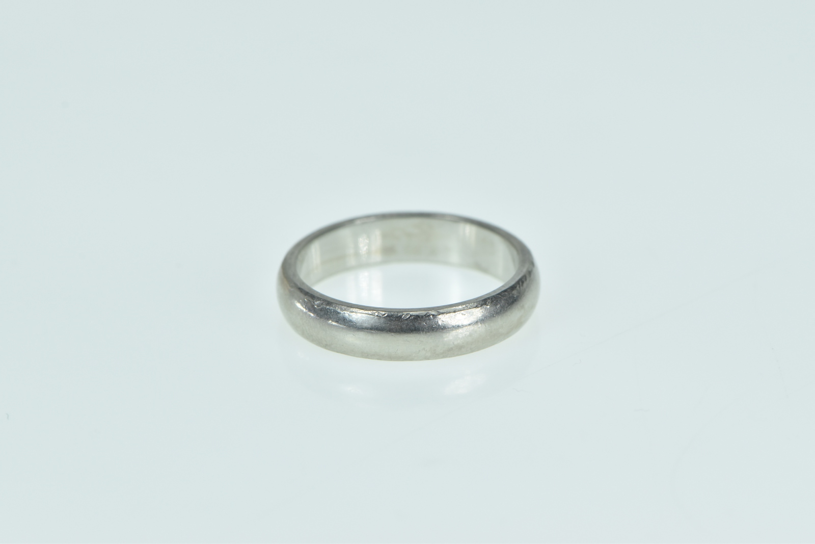 Platinum 3.7mm Vintage Classic Wedding Band Ring, Size 4