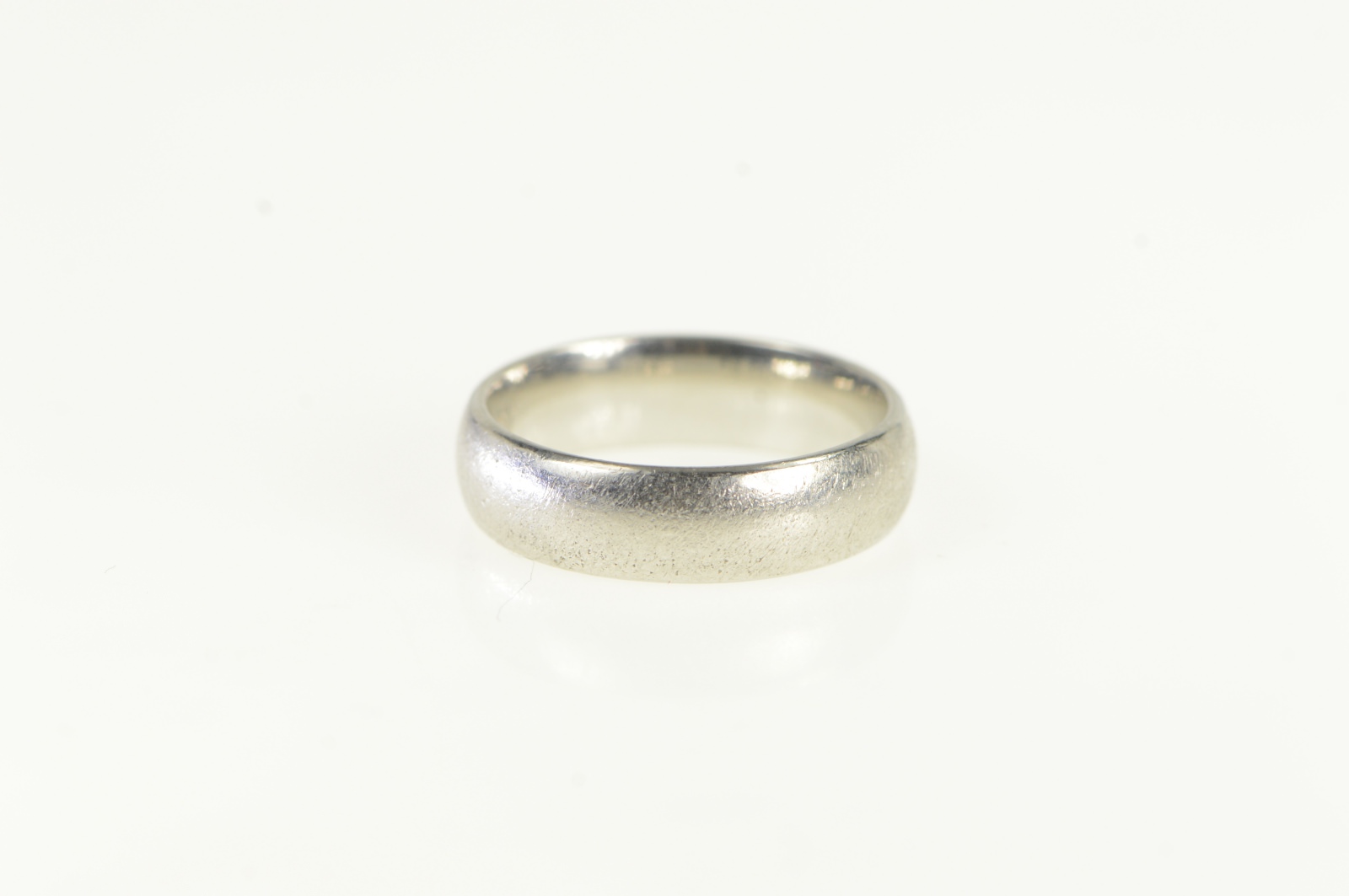 Platinum 5.0mm Vintage Classic Wedding Band Ring, Size 5.25