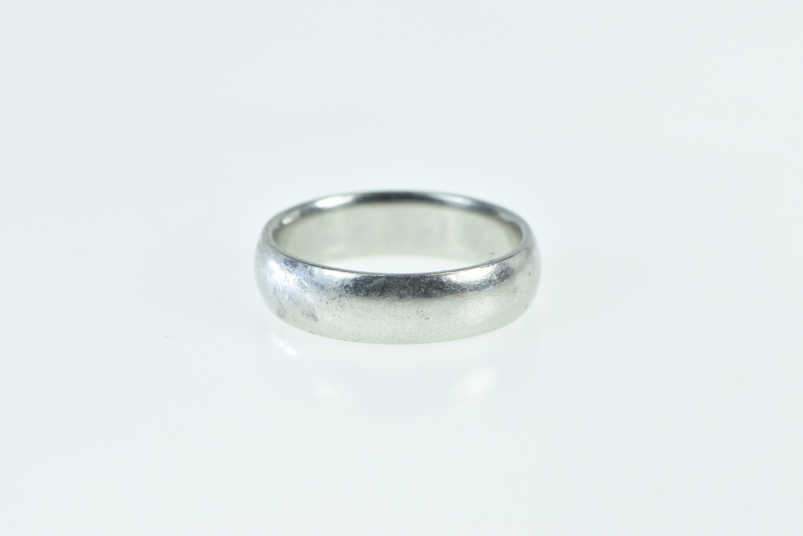 Platinum 5.6mm Vintage Simple Wedding Band Ring, Size 8.5
