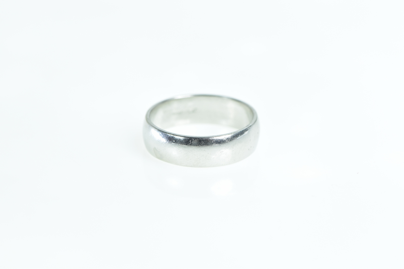 Platinum 6.0mm Classic Wedding Band Novell Ring, Size 8.75