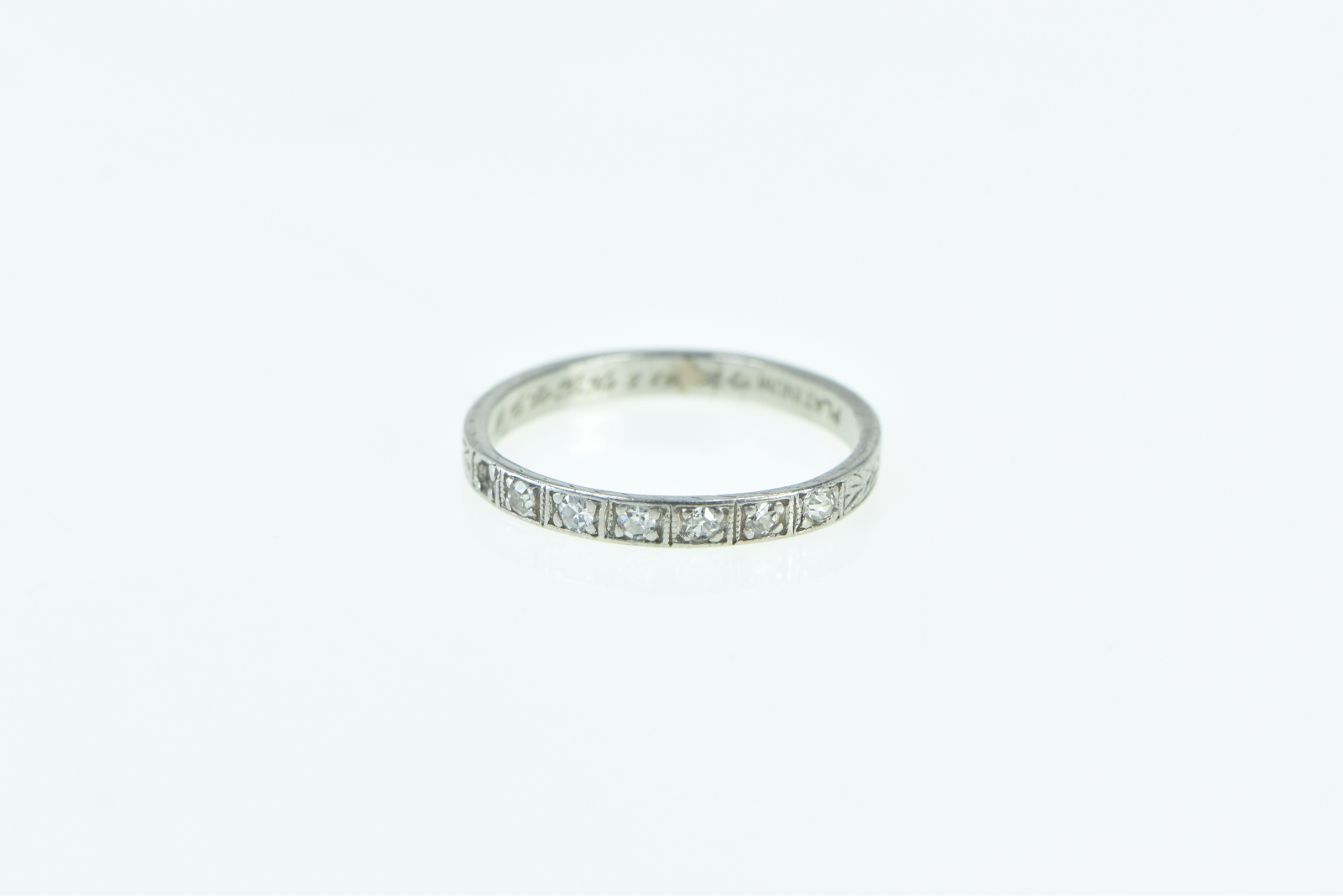 Platinum Art Deco Diamond Leaf Pattern Wedding Band Ring, Size 6
