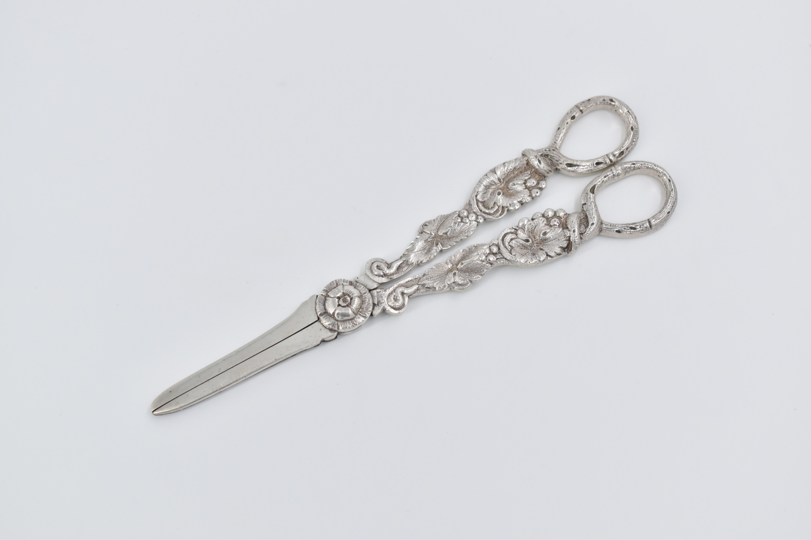 Sterling Silver A E Warner Ornate Floral Grape Scissors