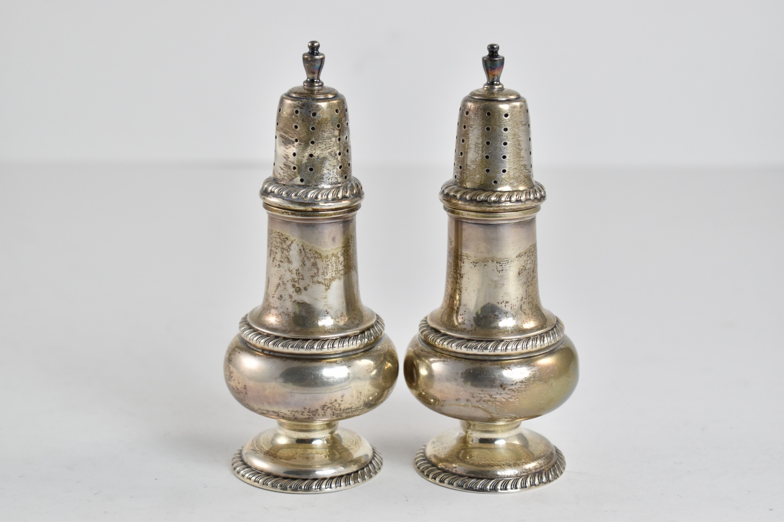 Sterling Silver Frank Whiting Company Salt & Pepper Shaker (2 pieces)