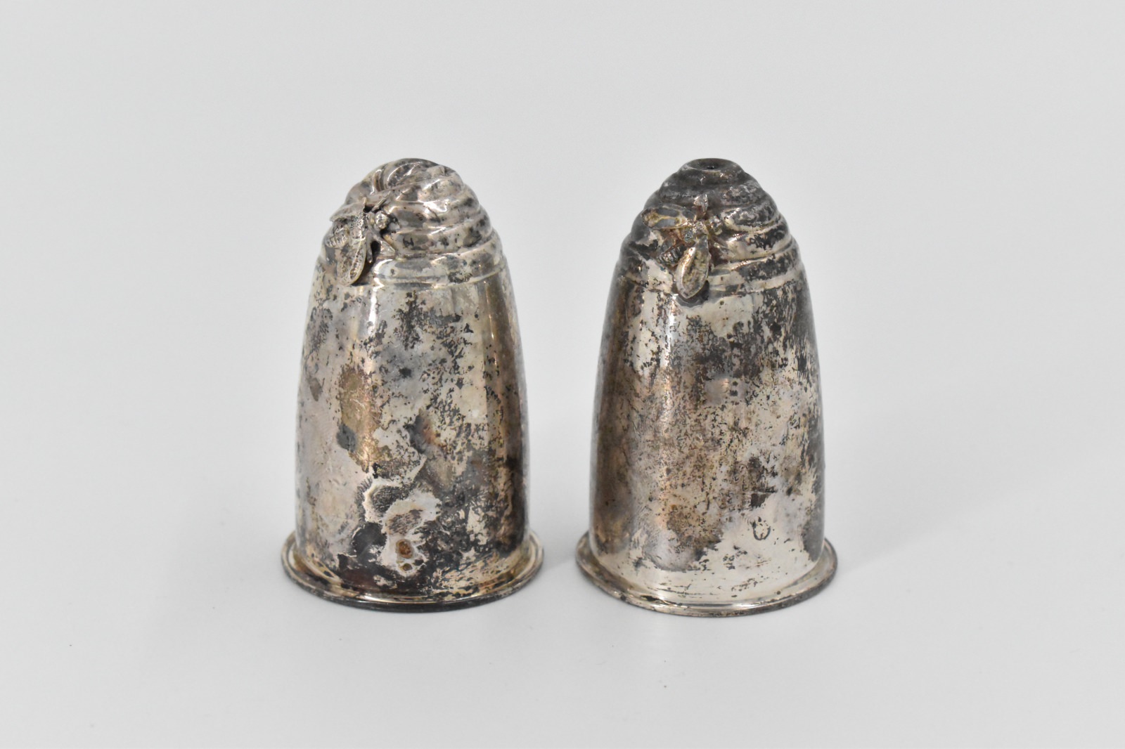 Sterling Silver Gorham Beehive Honey Bee Salt Pepper Shaker Set (2 pcs)