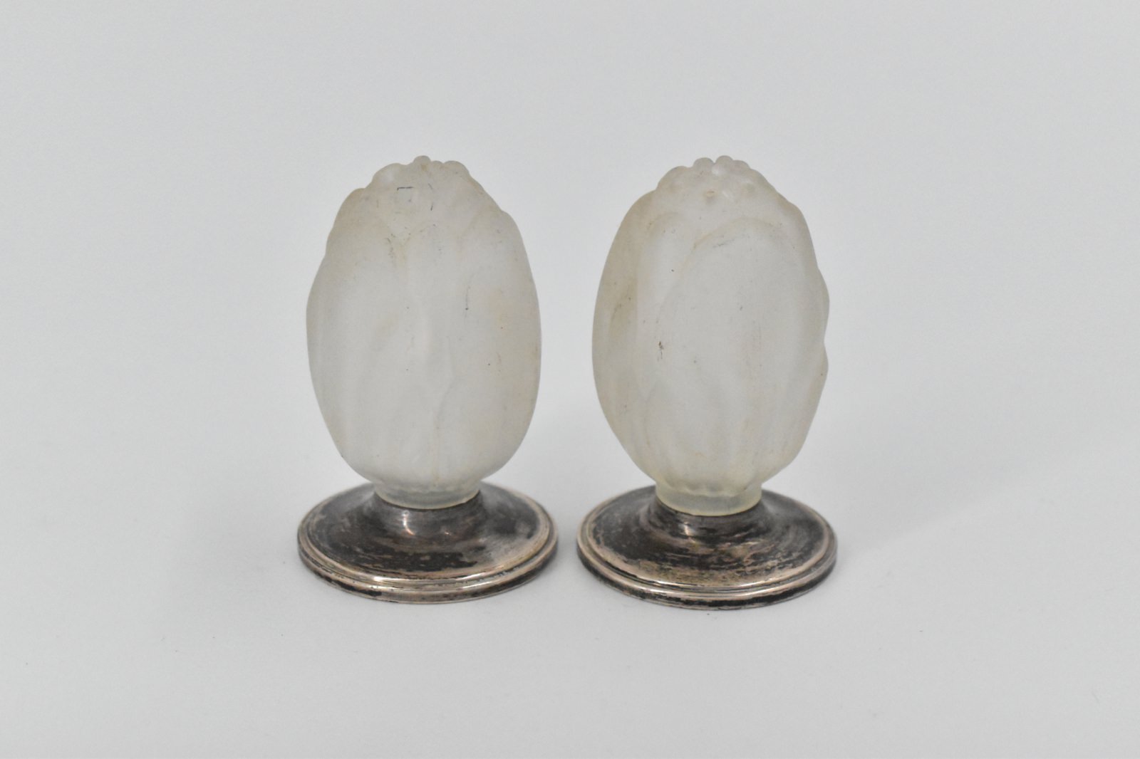 Sterling Silver La Pierre Frosted Glass Tulip Salt Pepper Shaker (2 pcs)