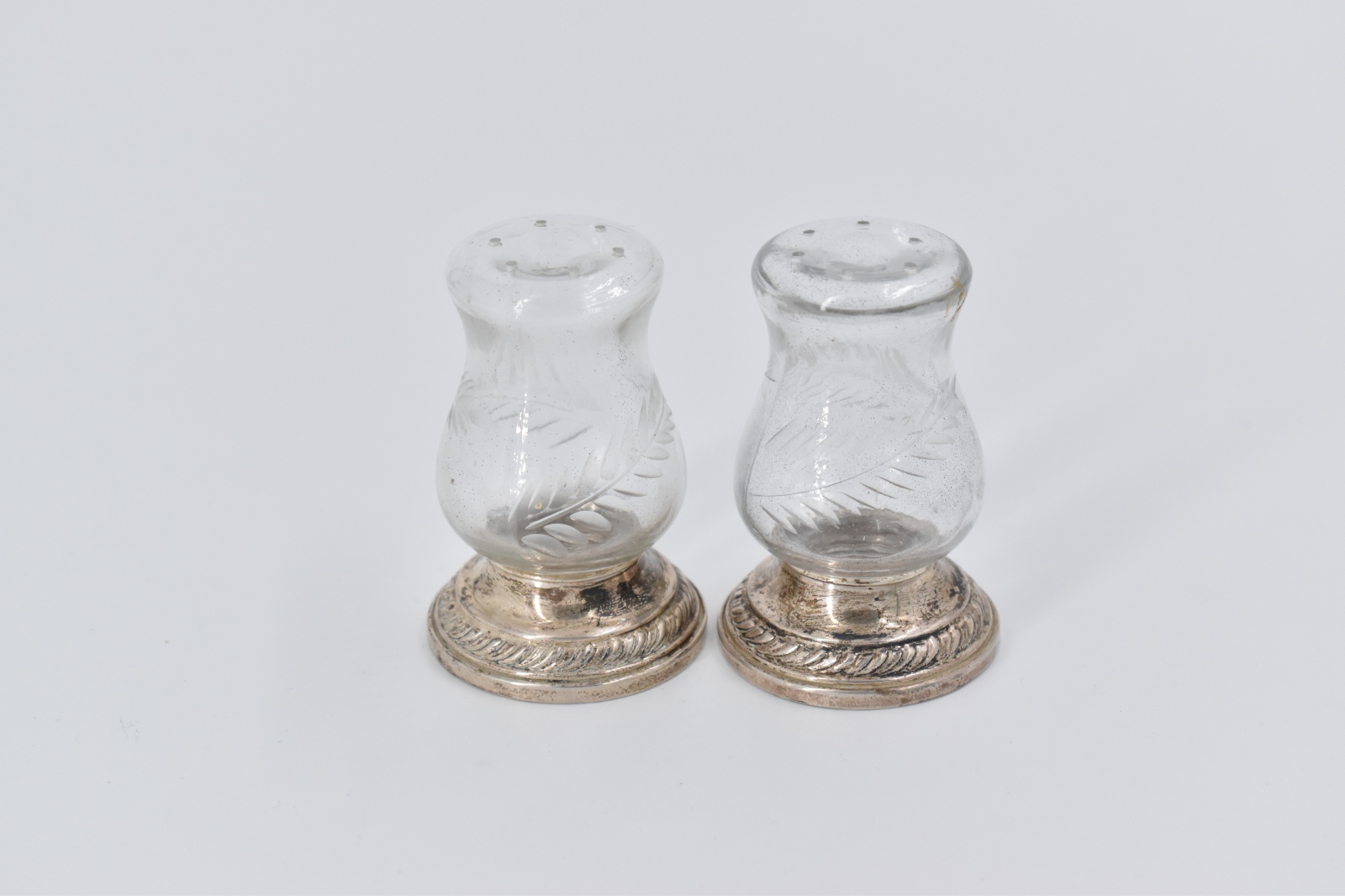 Sterling Silver Newport Quaker Hurricane Salt Pepper Shaker (2 pcs)