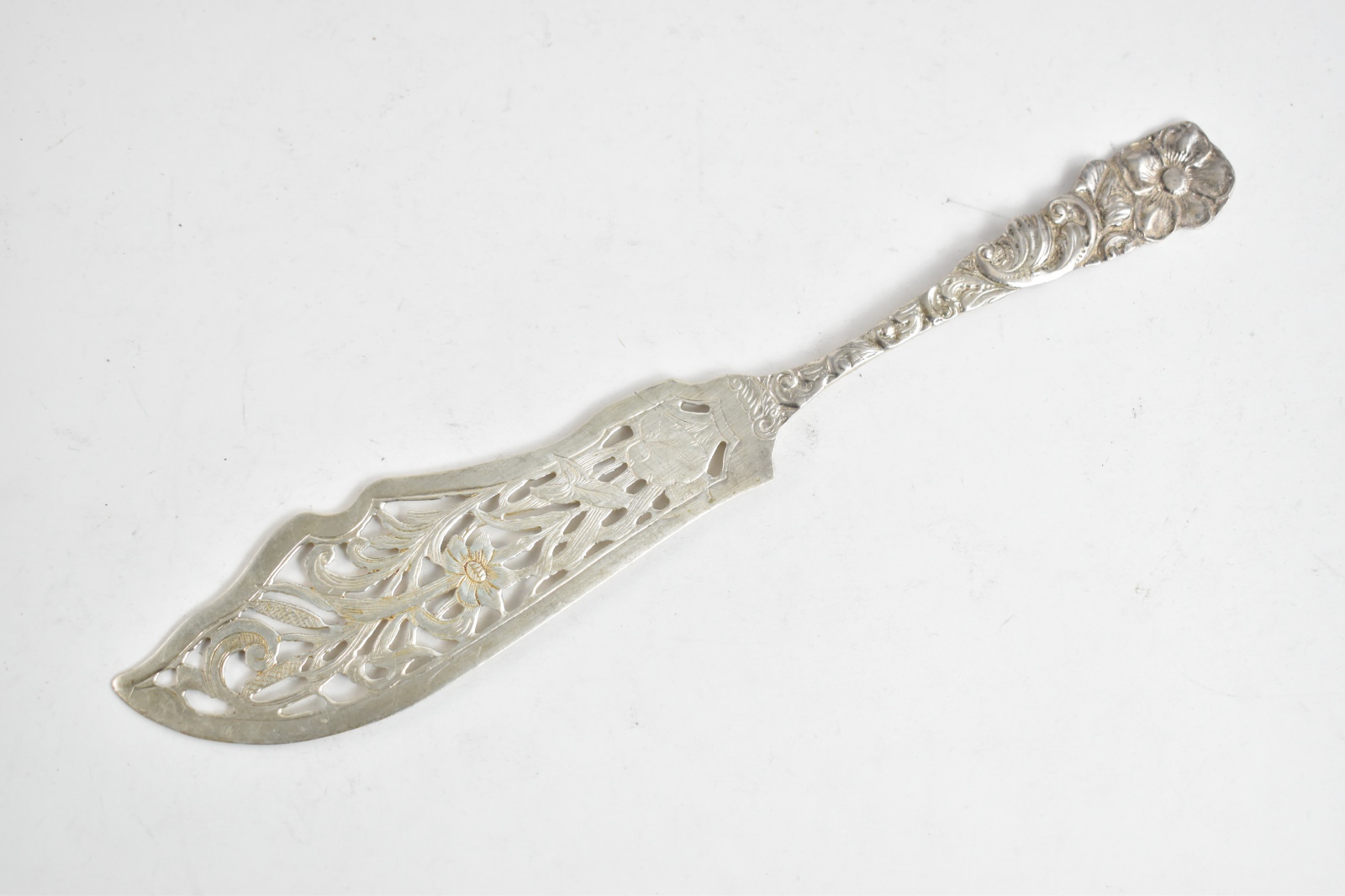 Sterling Silver Ornate Pierced Floral Fish Serving Knife A E L