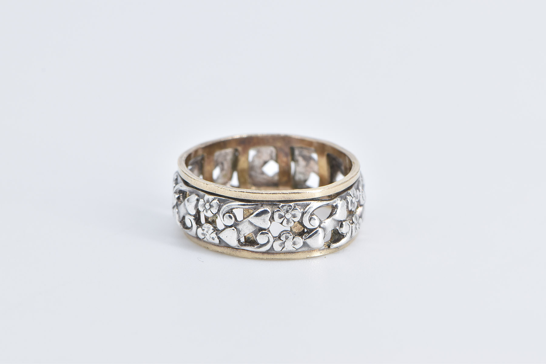 Sterling Silver Two Tone Floral Pattern 1940's Wedding Band Ring, Size 8.25