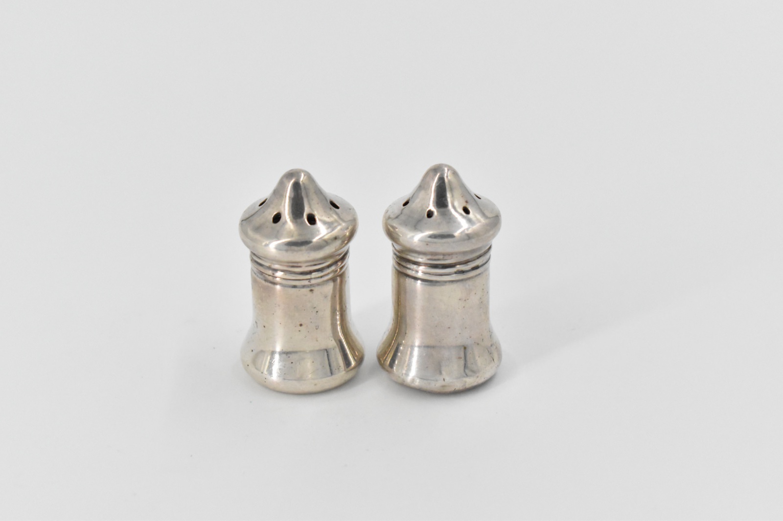 Sterling Silver VL Sterling Vintage Salt & Pepper Shaker Set (2 pcs)