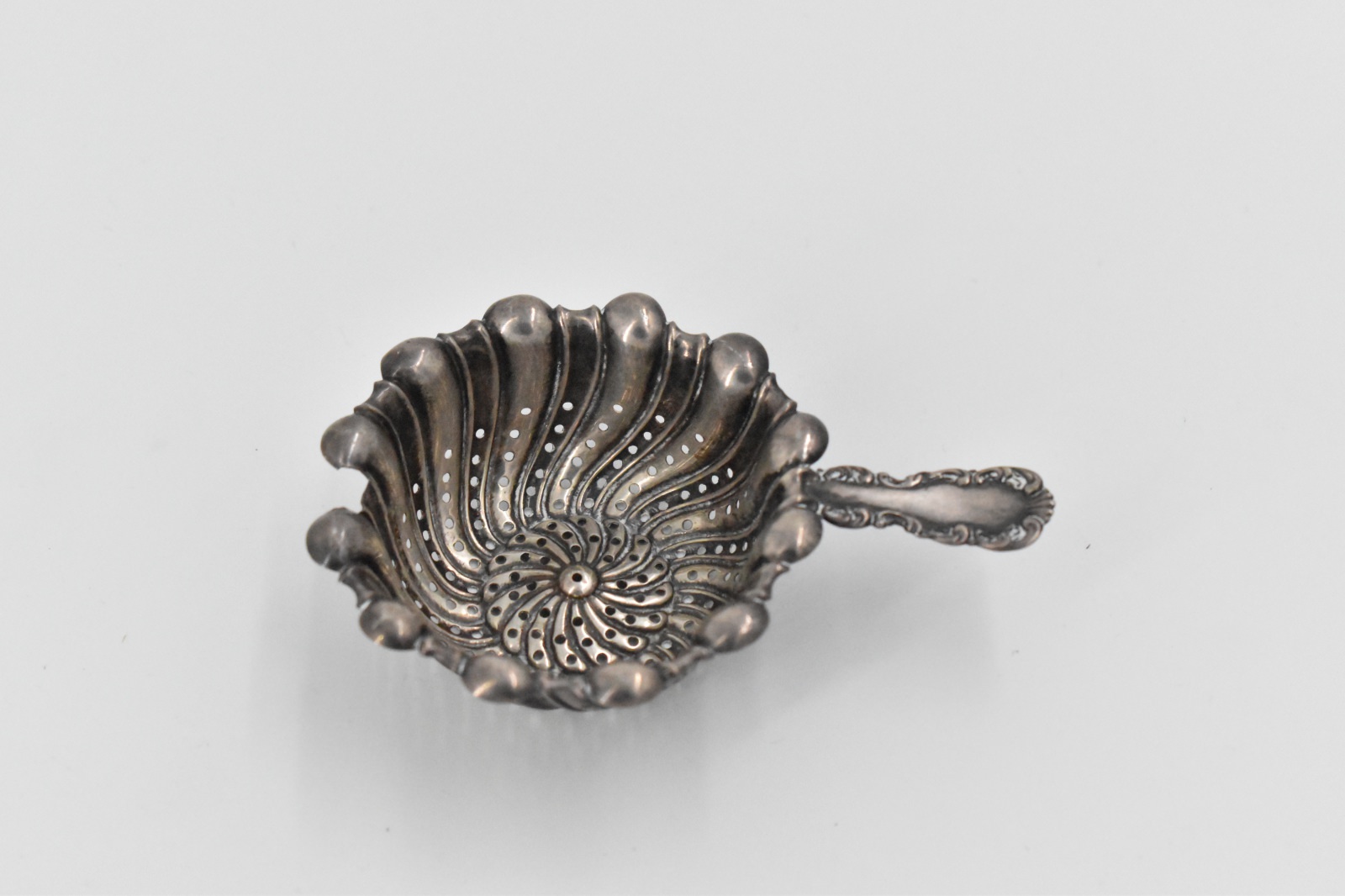 Sterling Silver Whiting Louis XV Sterling Over Cup Tea Strainer