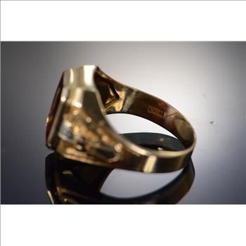 10K 6.8g Vintage Masonic Emblem Imitation Ruby & Diamond Yellow Gold Ring, Size 10.25