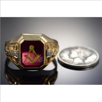 10K 6.8g Vintage Masonic Emblem Imitation Ruby & Diamond Yellow Gold Ring, Size 10.25
