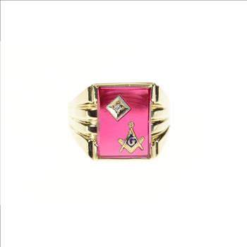 10K Retro Men's Syn Ruby Masonic Emblem Squared Yellow Gold Ring, Size 12.25