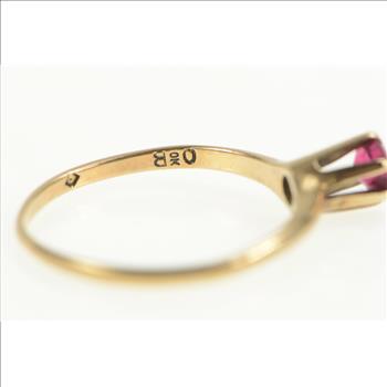 10K Victorian Syn. Ruby Solitaire Classic Vintage Yellow Gold Ring, Size 5.5