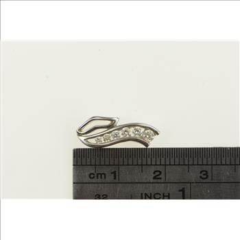 14K 0.25 Ctw Diamond Graduated Wavy White Gold Pendant