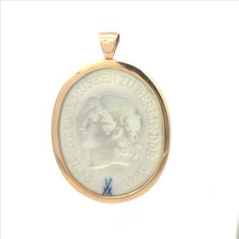 14K 150 Year Staatliche Museen zu Berlin Cameo Oval Yellow Gold Pendant