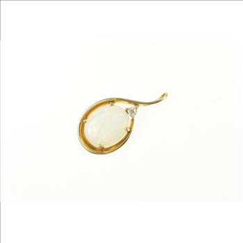 14K 2.46 Ctw Natural Opal Diamond Classic Vintage Yellow Gold Pendant