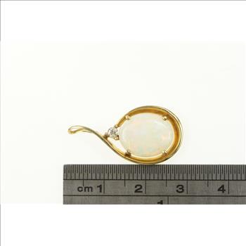 14K 2.46 Ctw Natural Opal Diamond Classic Vintage Yellow Gold Pendant