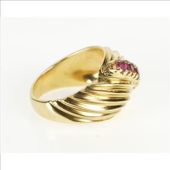 14K Ruby Inset Retro Swirl Design Fashion Yellow Gold Ring, Size 5