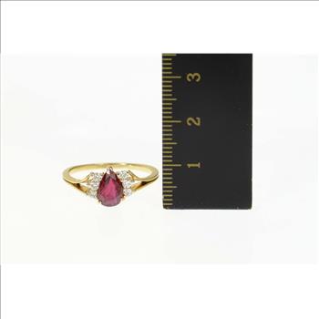 18K 1.10 Ctw Pear Ruby Diamond Engagement Yellow Gold Ring, Size 9