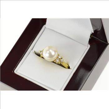 18K Pearl 0.24 Ctw Diamond Classic Engagement Yellow Gold Ring, Size 8.25
