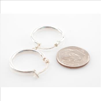 1.9g Solid Silver Simple Hinge Back Hoop Sterling Earrings Marked 925