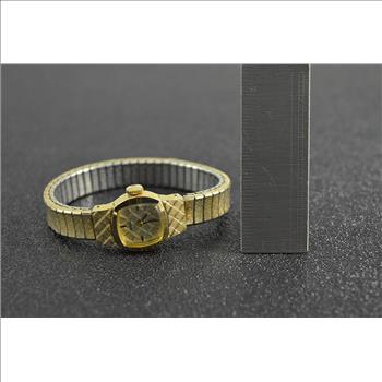 Seiko Gold Plated Etched Texture 12.9x12.9mm Face Marked SGP + Stainless- Vintage Ladies Wrist Watch