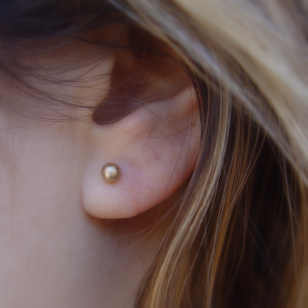 14 Karat Yellow Plumb Gold 5mm Stud Earrings Property Room 14 Karat Yellow Plumb Gold 5mm Stud Earrings